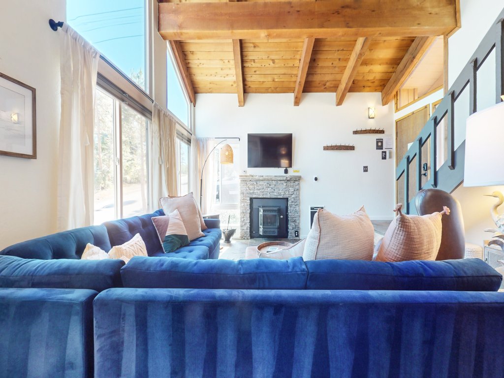 Courchevel #5 Vacation Rental in Mammoth Lakes - RedAwning
