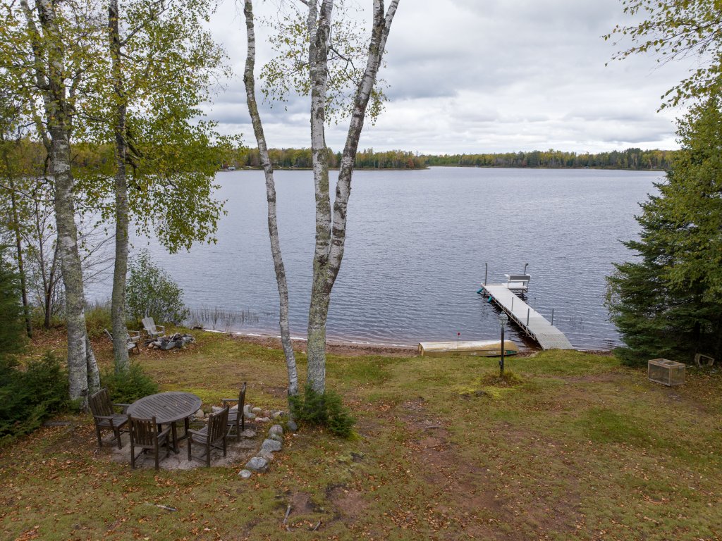 Birch Haven Vacation Rental in Clam Lake - RedAwning