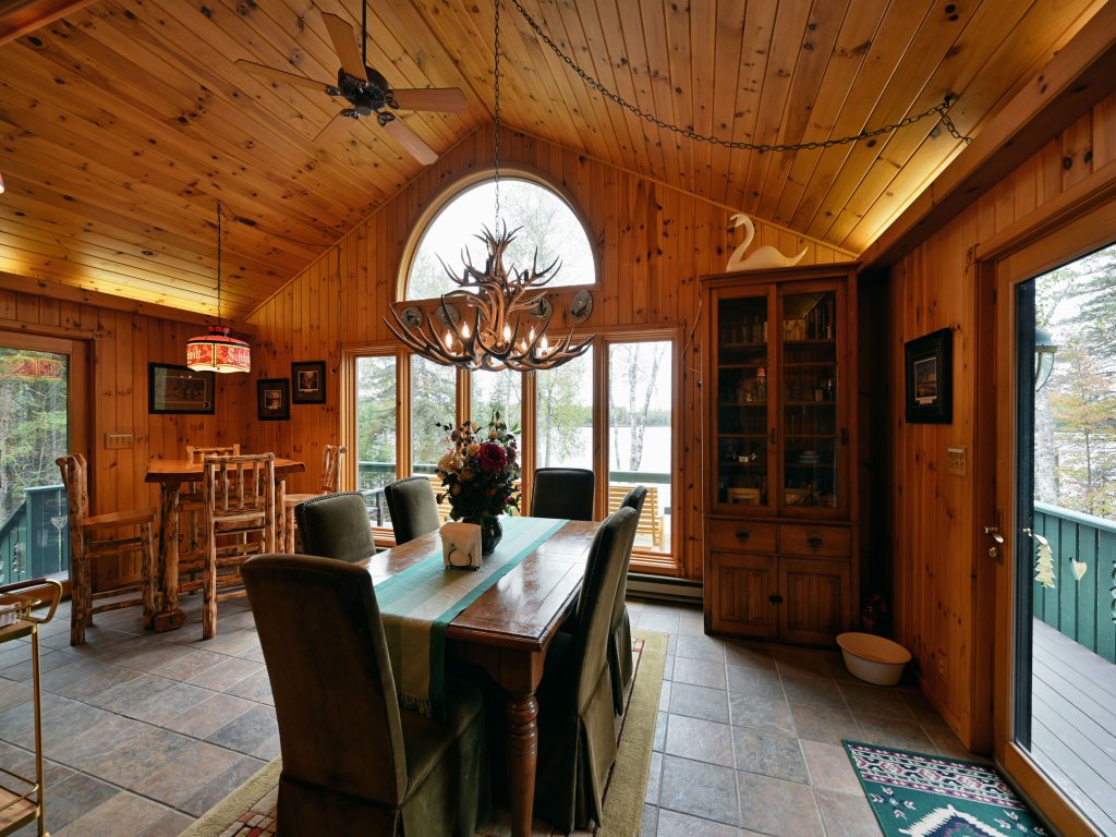 Birch Haven Vacation Rental in Clam Lake - RedAwning