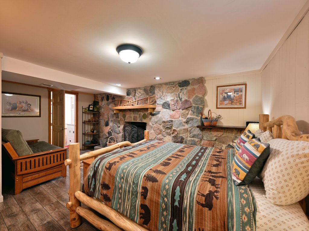 Birch Haven Vacation Rental in Clam Lake - RedAwning