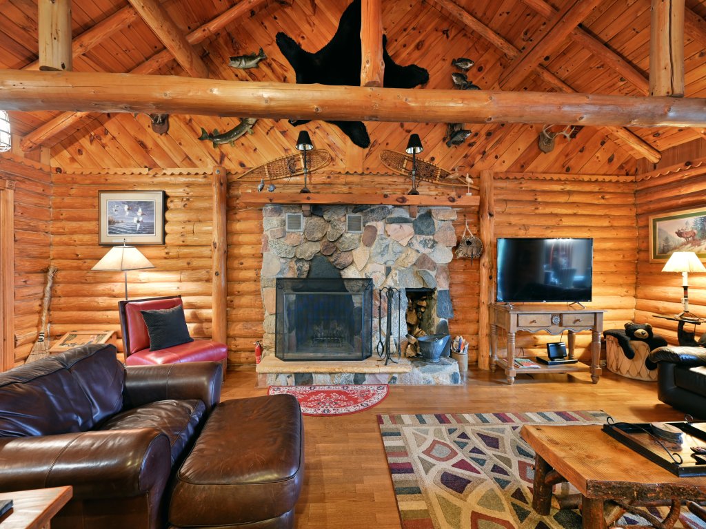 Birch Haven Vacation Rental in Clam Lake - RedAwning
