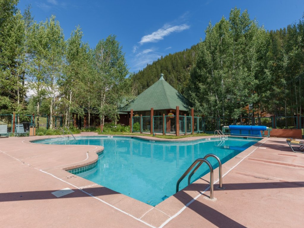 1952 Northstar Vacation Rental in Keystone - RedAwning