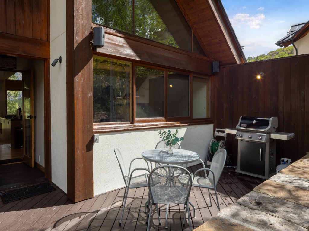 Sundancer Chalet Vacation Rental in Telluride - RedAwning