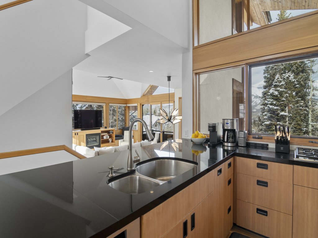 Sundancer Chalet Vacation Rental in Telluride - RedAwning