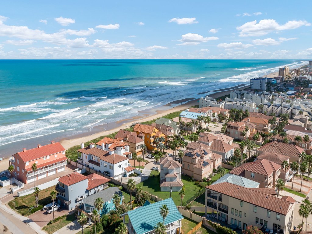 6518 Beach Drive Vacation Rental in South Padre Island - RedAwning
