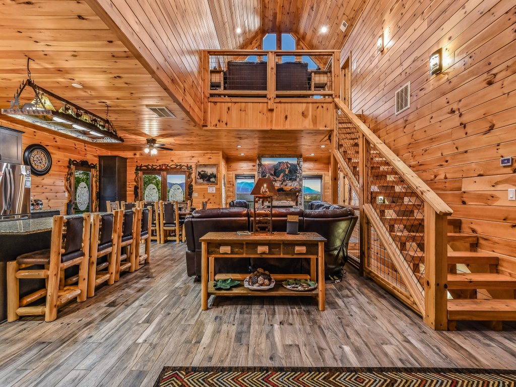 Lazy Bear Lodge Vacation Rental in Tennessee - RedAwning