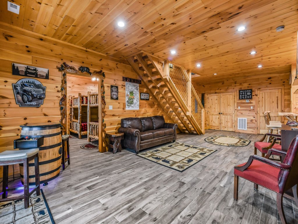 Lazy Bear Lodge Vacation Rental in Tennessee - RedAwning