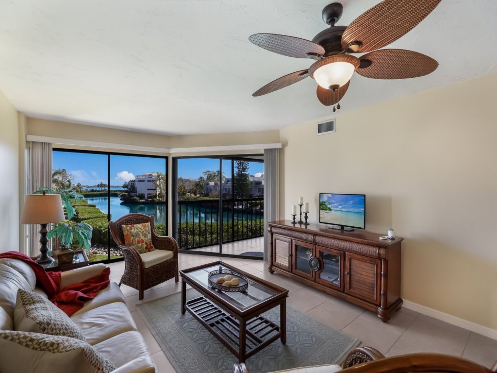 Sunbow Bay 108 Vacation Rental in Holmes Beach - RedAwning