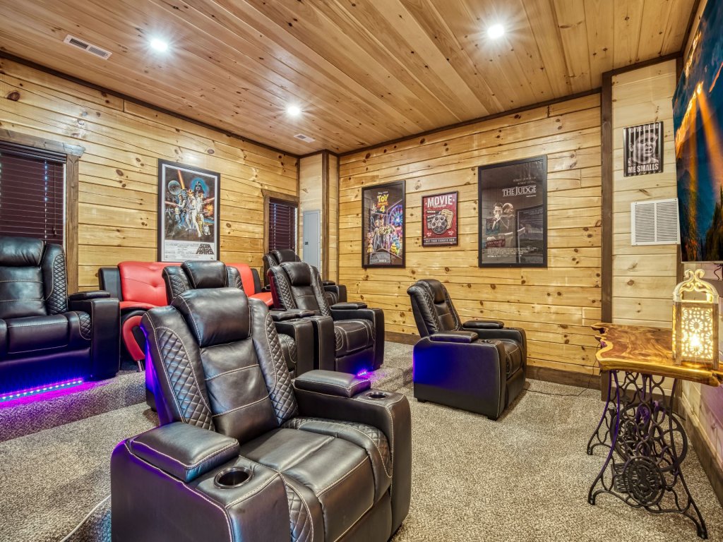 ERN862 - MeMe's Hunt'N Camp Vacation Rental in Pigeon Forge - RedAwning