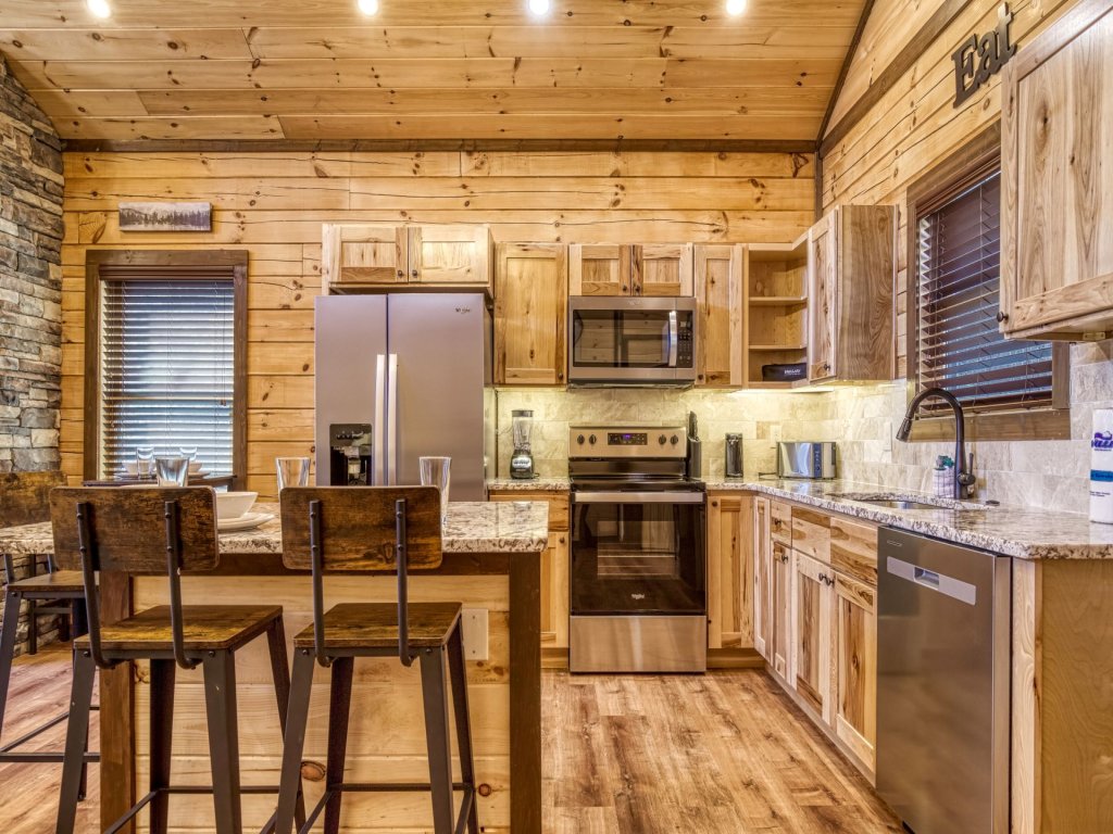 ERN806 - Splashin' Views Vacation Rental in Pigeon Forge - RedAwning