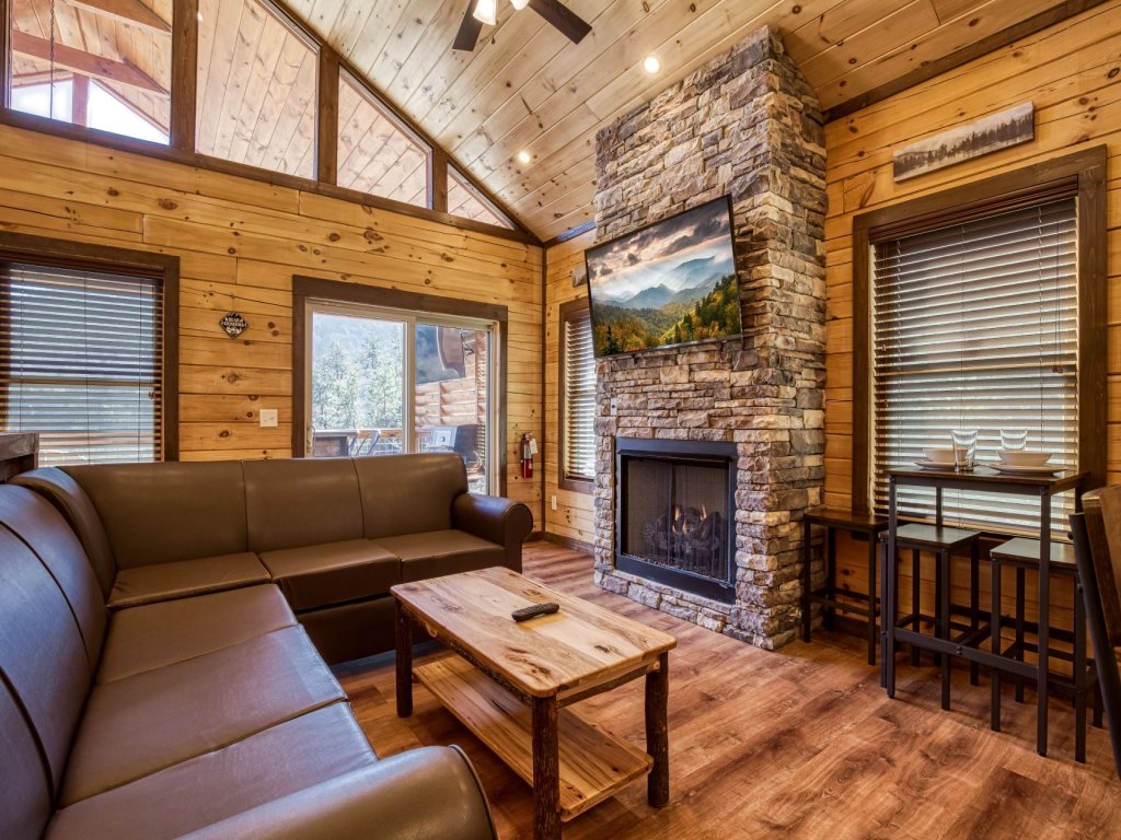 ERN806 - Splashin' Views Vacation Rental in Pigeon Forge - RedAwning
