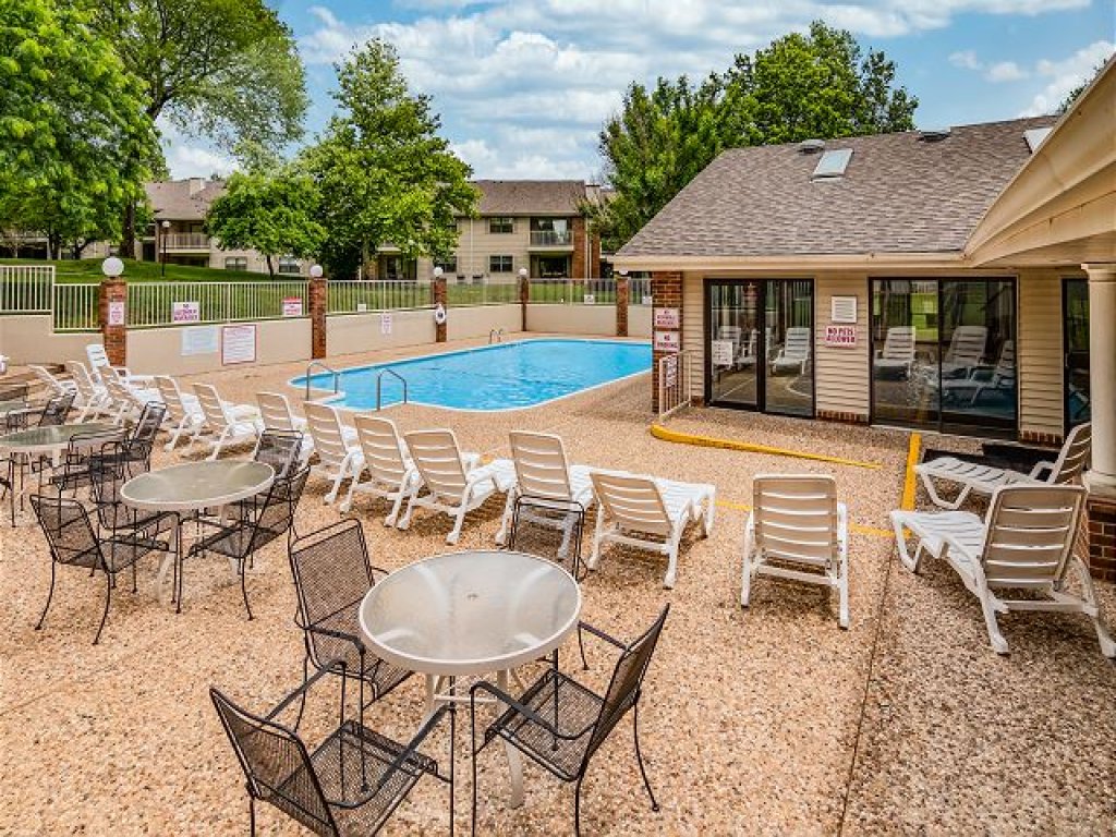 THFH-E4 -Our Happy Place Vacation Rental in Branson - RedAwning