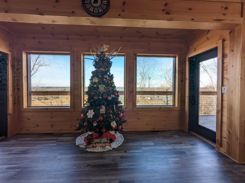 Smoky Lake Retreat Vacation Rental in Dandridge - RedAwning