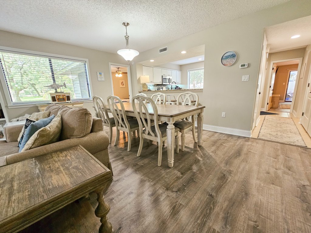 8C West Hyde Park Vacation Rental in Myrtle Beach - RedAwning