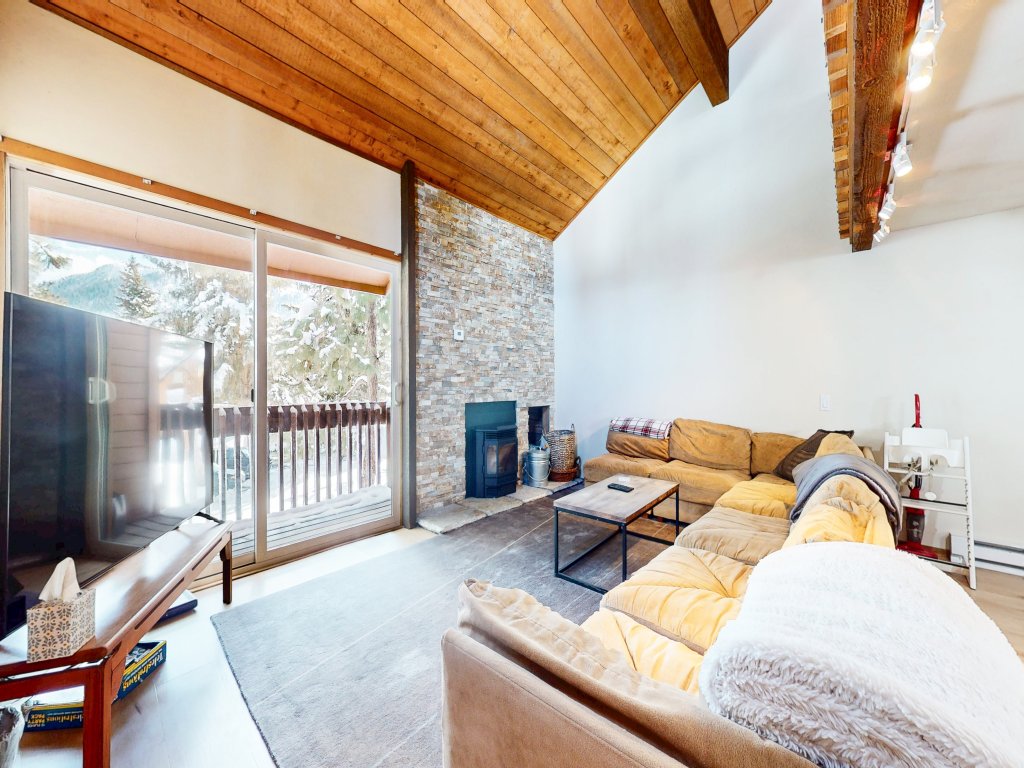 Snowcreek I #52 Vacation Rental in Mammoth Lakes - RedAwning