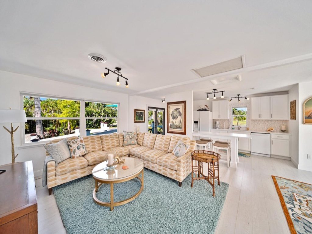 Mau Maus Cottage Vacation Rental in Sanibel - RedAwning