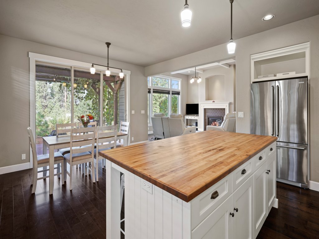 Blakely 30 Day Vacation Rental in Bend - RedAwning