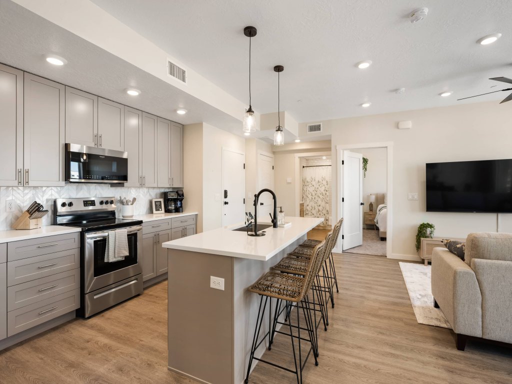 Hummingbird Retreat Vacation Rental in St. George - RedAwning