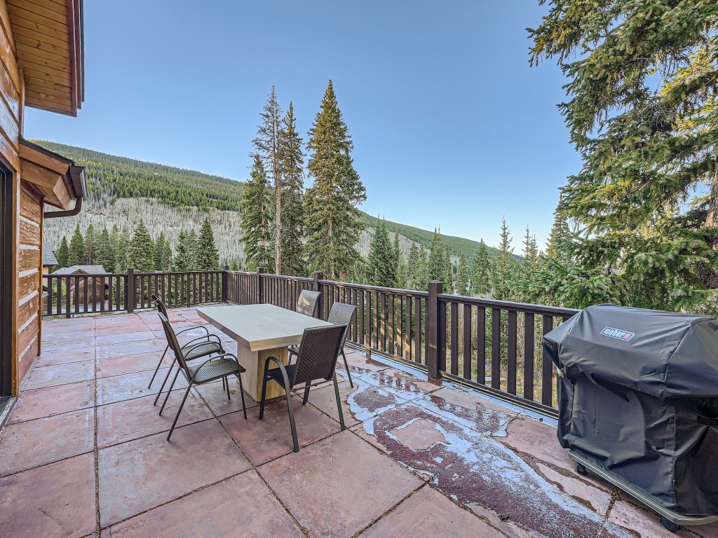 Peaks Paradise Vacation Rental in Blue River - RedAwning