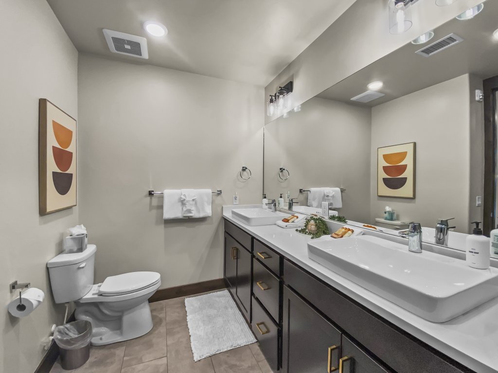 Blackstone 106 prime spot walk to lift gym pool Vacation Rental in Park City - RedAwning