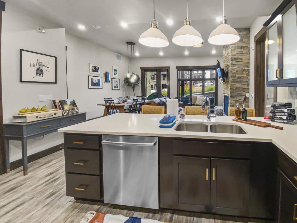 Blackstone 106 prime spot walk to lift gym pool Vacation Rental in Park City - RedAwning