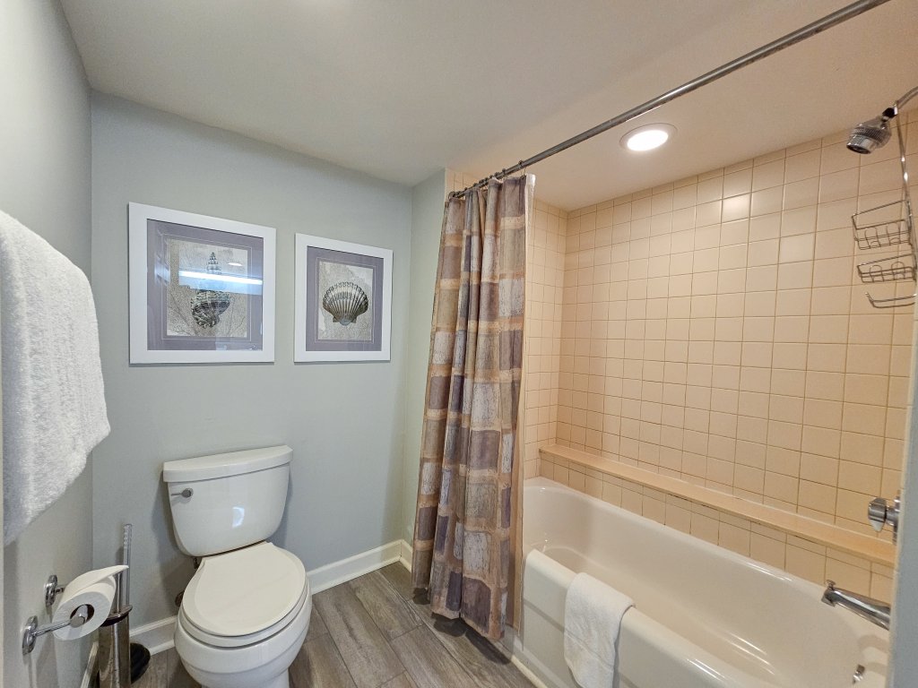 1910 Brighton Vacation Rental in Myrtle Beach - RedAwning