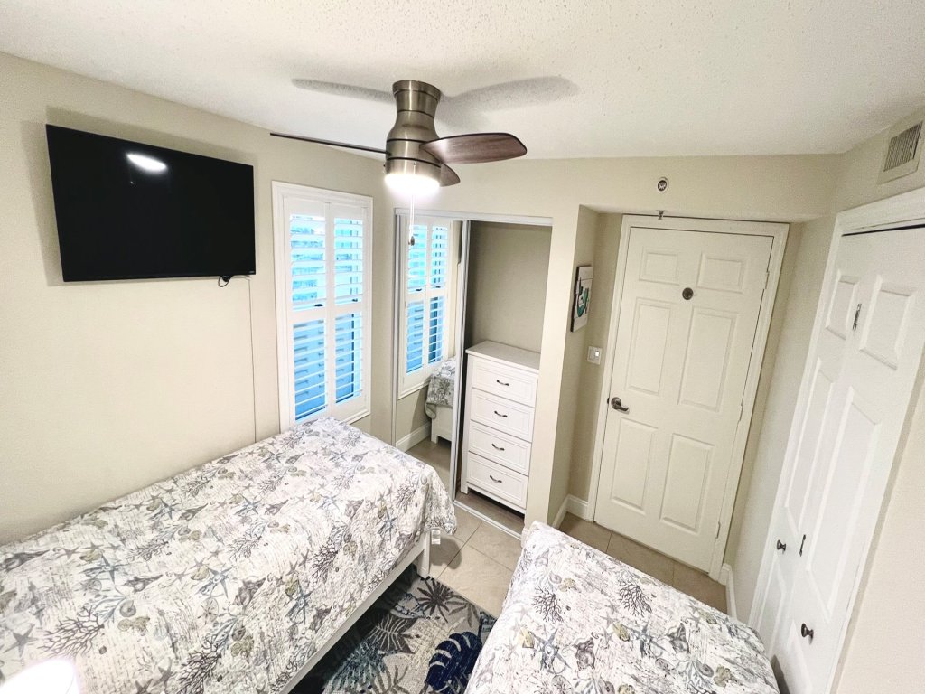 Pelican Beach 0716 Vacation Rental in Destin - RedAwning