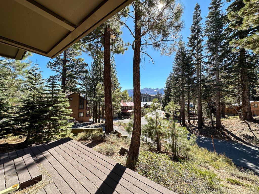 Val D'Isere #8 Vacation Rental in Mammoth Lakes - RedAwning