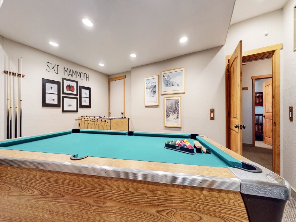 Val D'Isere #8 Vacation Rental in Mammoth Lakes - RedAwning