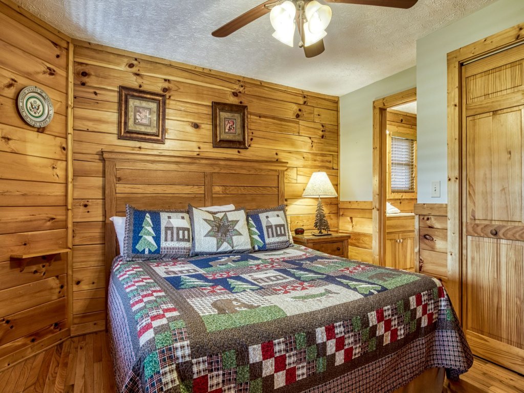 Enchanted View Lodge Vacation Rental in Gatlinburg - RedAwning