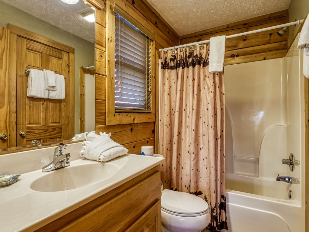 Enchanted View Lodge Vacation Rental in Gatlinburg - RedAwning