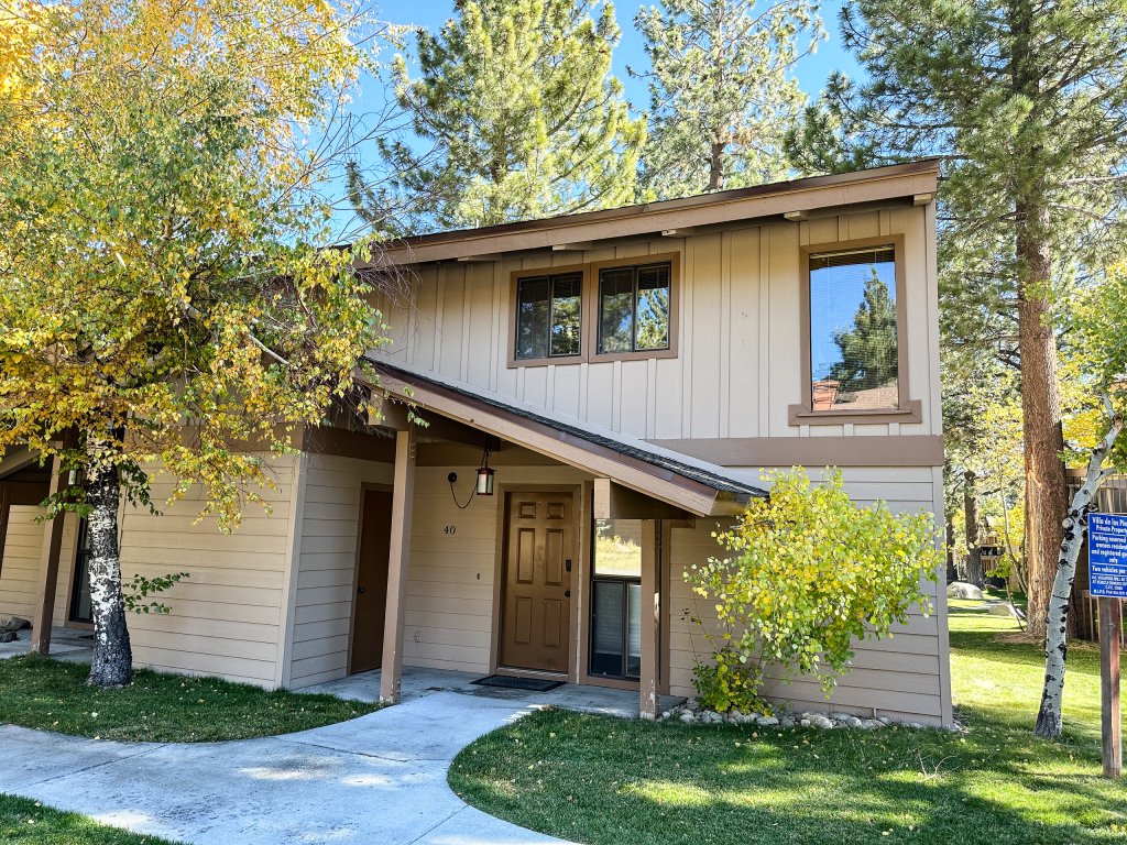 Villa de los Pinos #40 Vacation Rental in Mammoth Lakes - RedAwning
