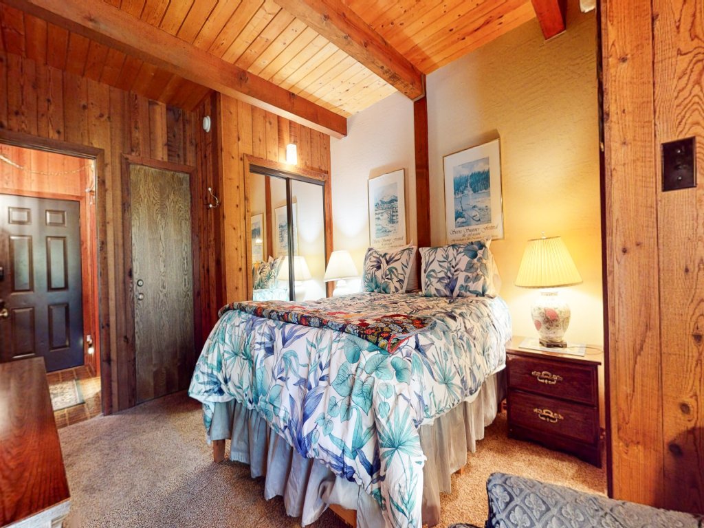 Villa de los Pinos #40 Vacation Rental in Mammoth Lakes - RedAwning