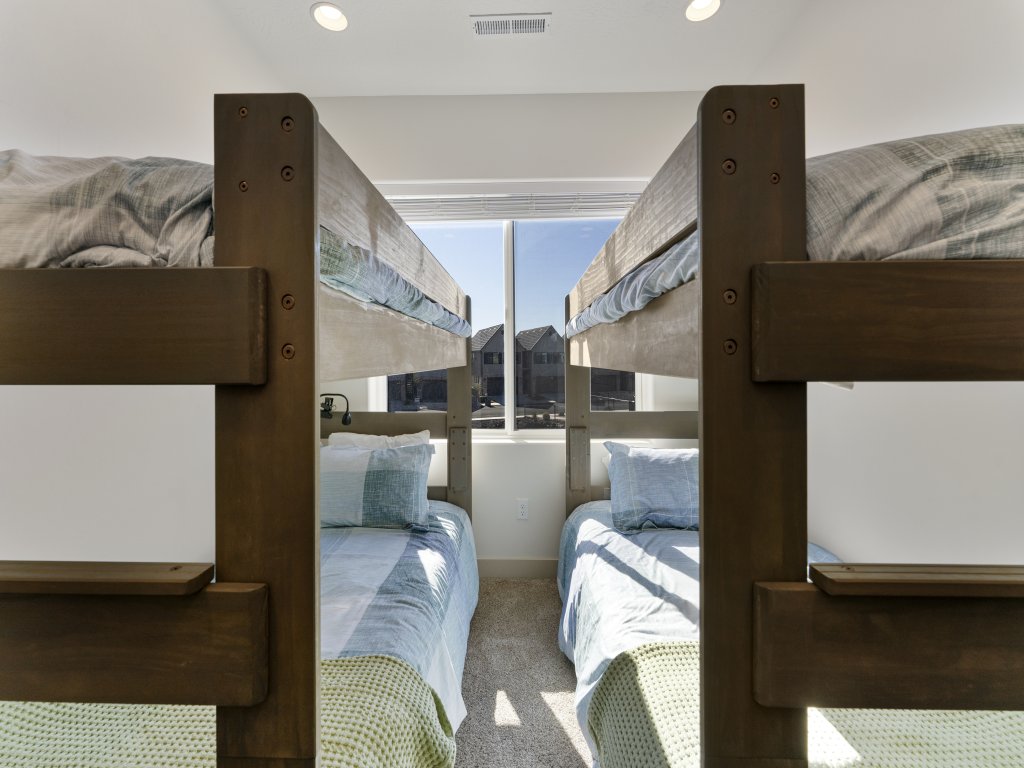 Hallser's Hive #4 Vacation Rental in Utah - RedAwning