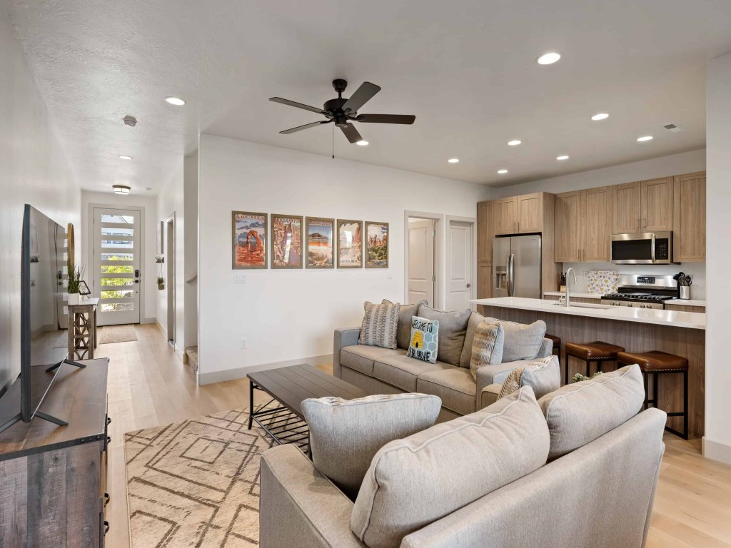 Hallser's Hive #4 Vacation Rental in Utah - RedAwning