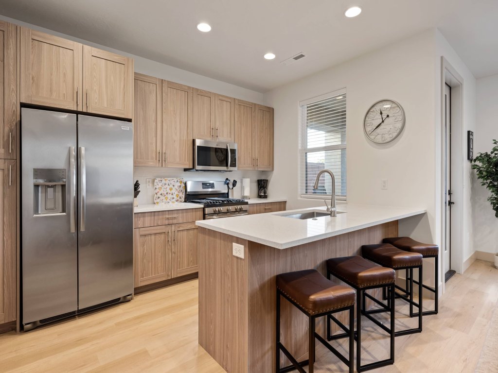 Hallser's Escape Vacation Rental in Utah - RedAwning
