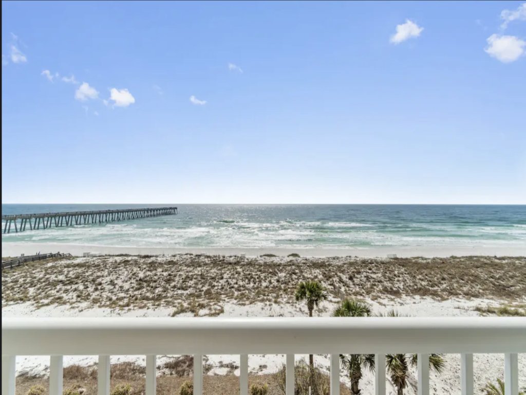 SUNatras Summerwind Vacation Rental in Navarre - RedAwning