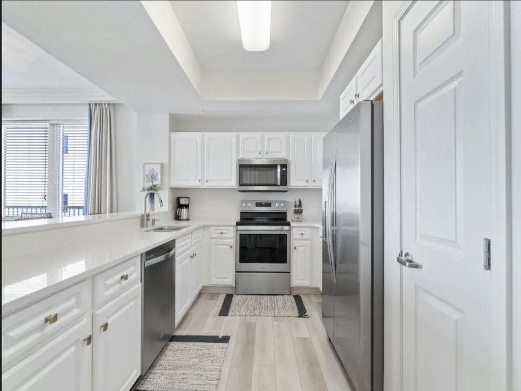 SUNatras Summerwind Vacation Rental in Navarre - RedAwning