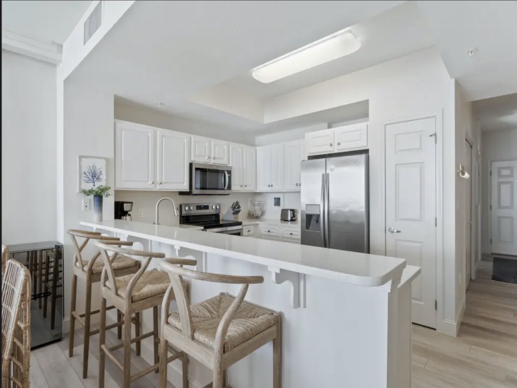 SUNatras Summerwind Vacation Rental in Navarre - RedAwning