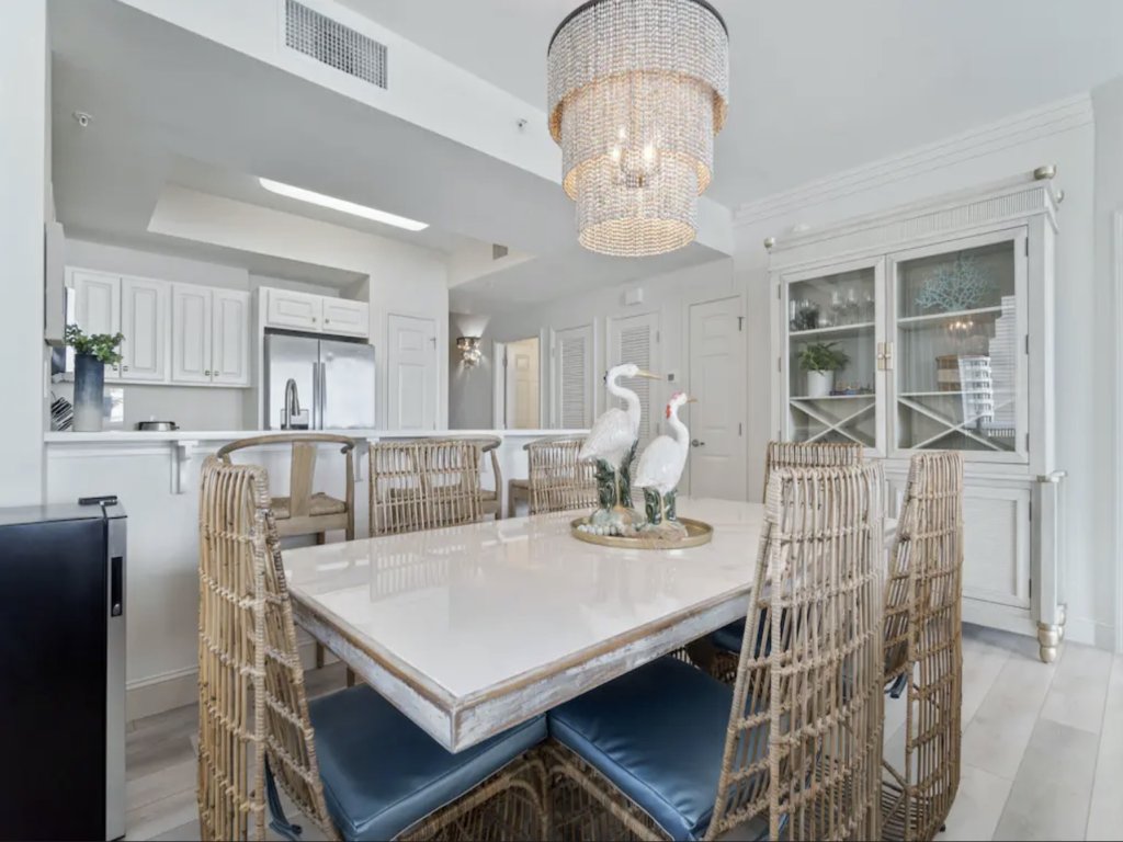 SUNatras Summerwind Vacation Rental in Navarre - RedAwning