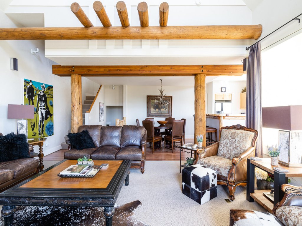 Saddle Ridge V2 Vacation Rental in Big Sky - RedAwning