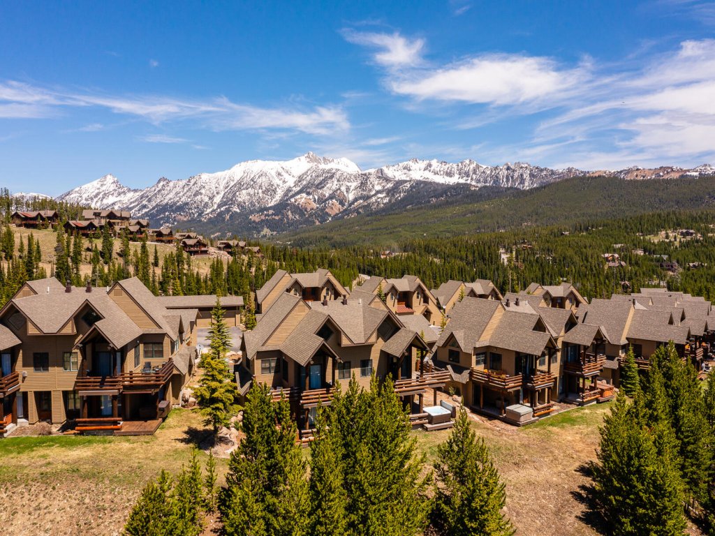 Saddle Ridge V2 Vacation Rental in Big Sky - RedAwning