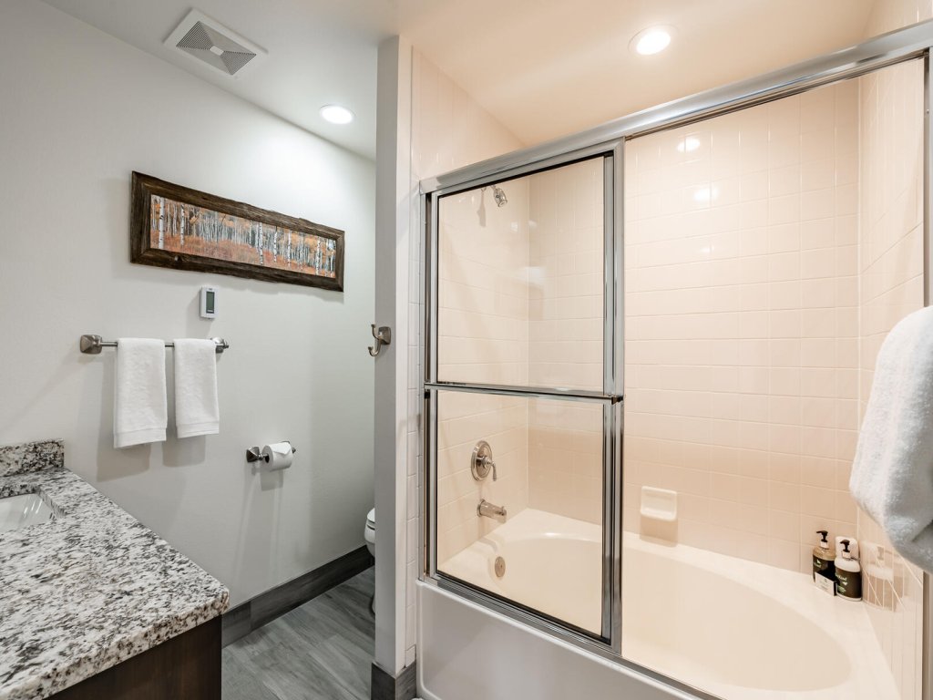 Saddle Ridge D1 Vacation Rental in Big Sky - RedAwning