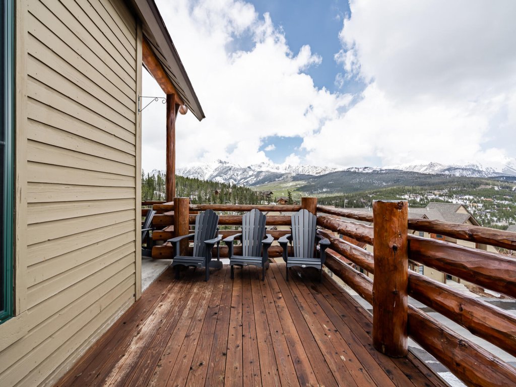 Saddle Ridge D1 Vacation Rental in Big Sky - RedAwning
