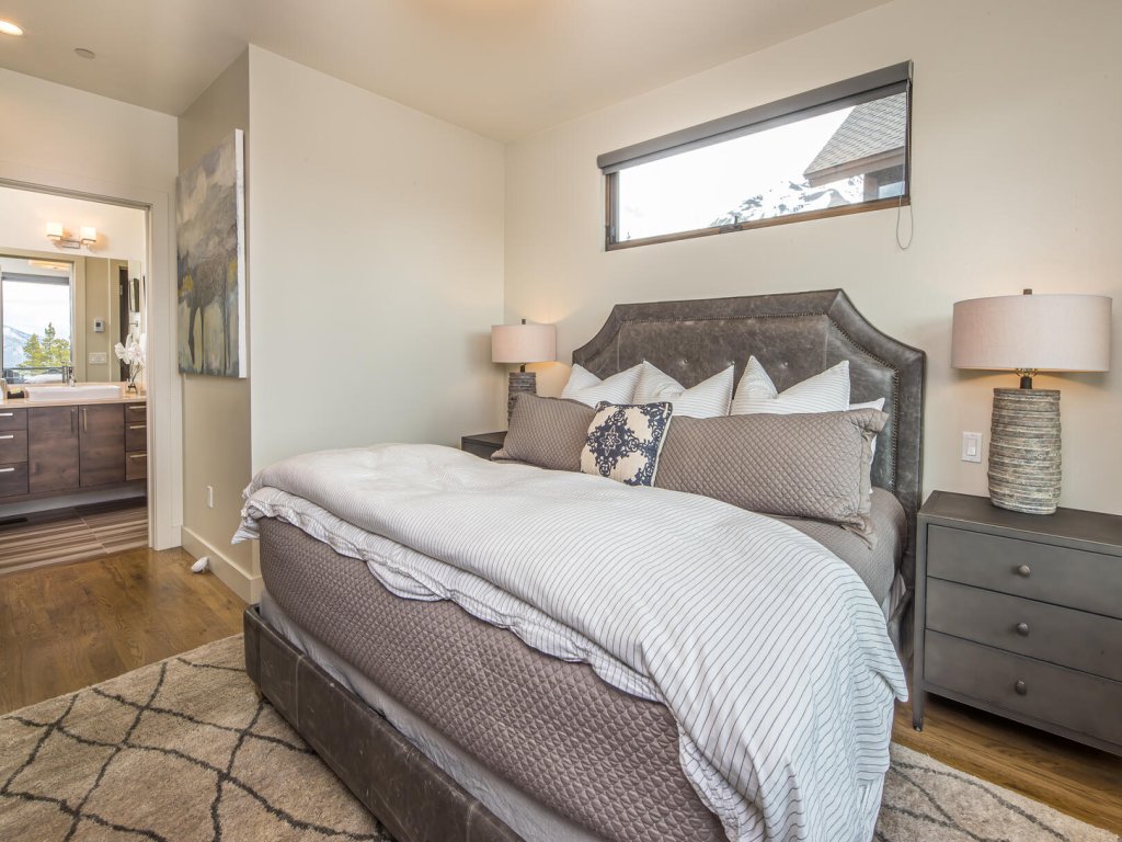 18 Alpine Bend Vacation Rental in Big Sky - RedAwning