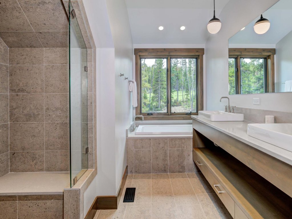 6 Diversion Lane Vacation Rental in Big Sky - RedAwning
