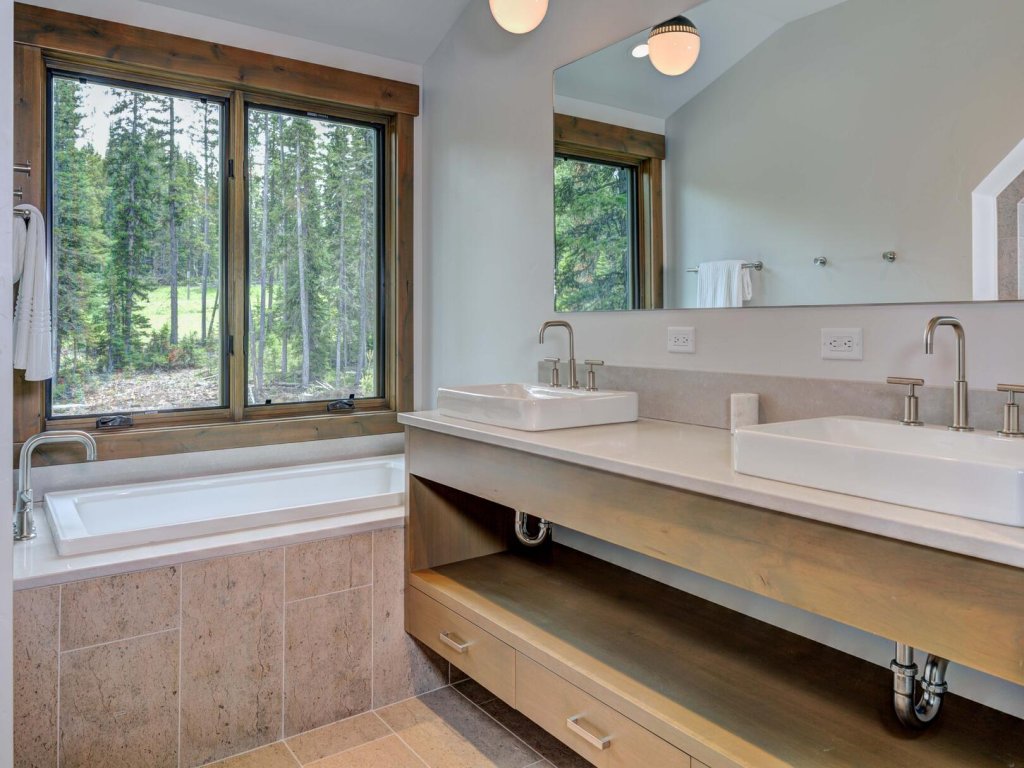 6 Diversion Lane Vacation Rental in Big Sky - RedAwning