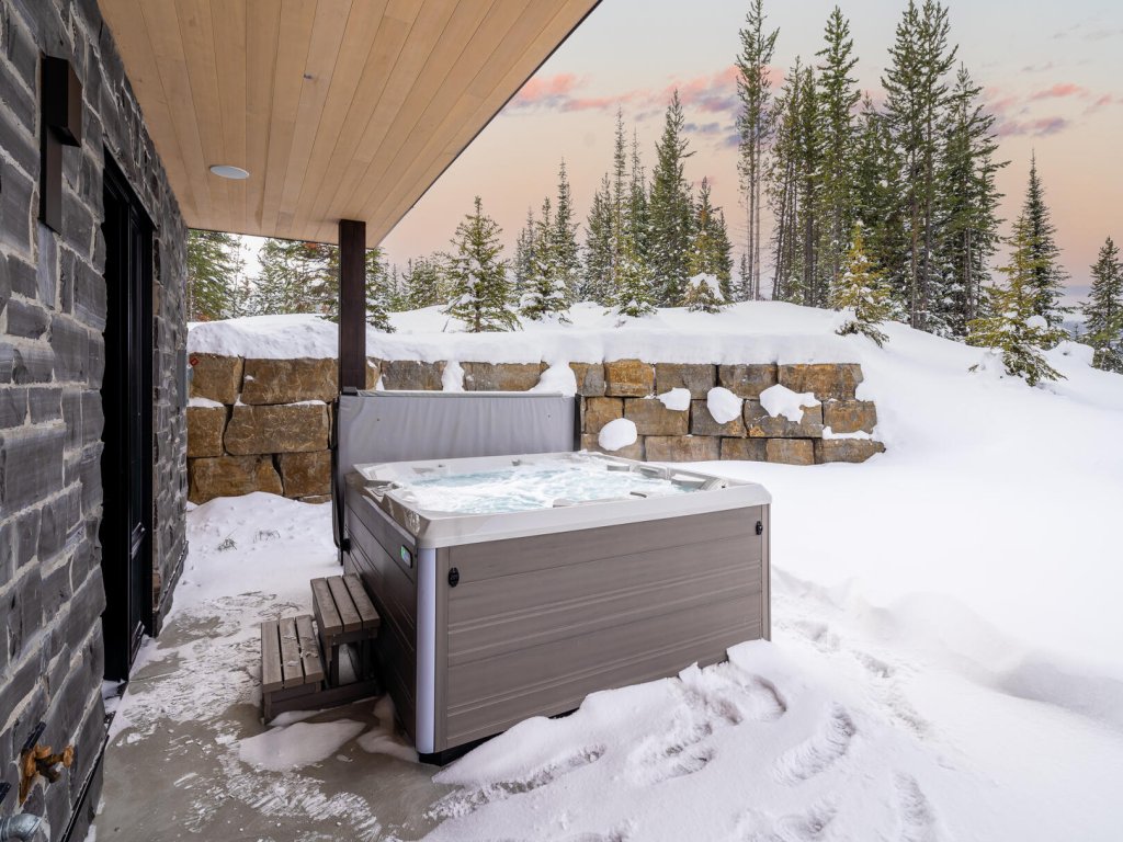 5 Thistle Way Vacation Rental in Big Sky - RedAwning