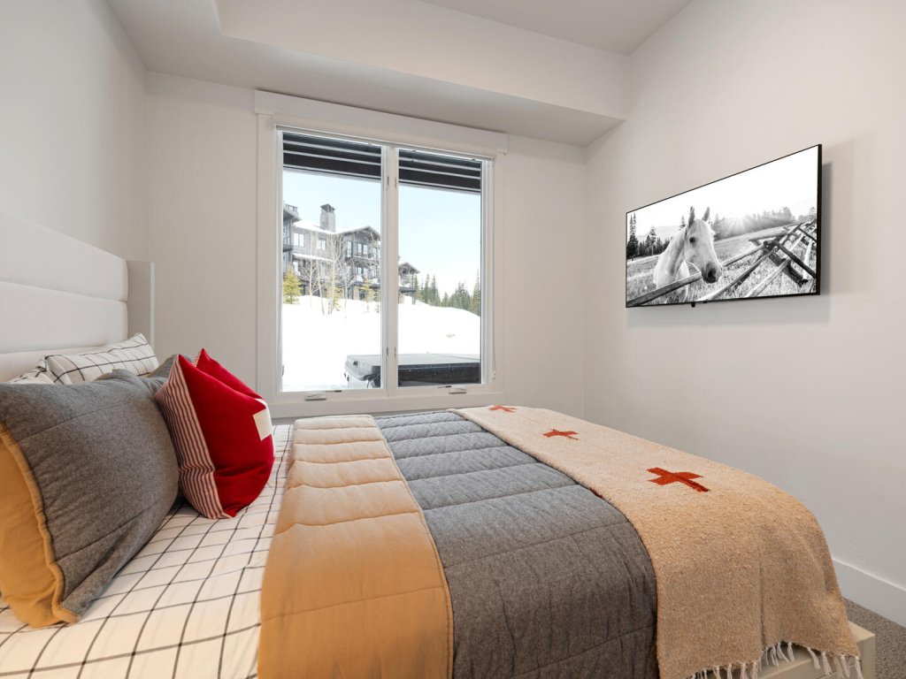 9 Wildwood Vacation Rental in Big Sky - RedAwning