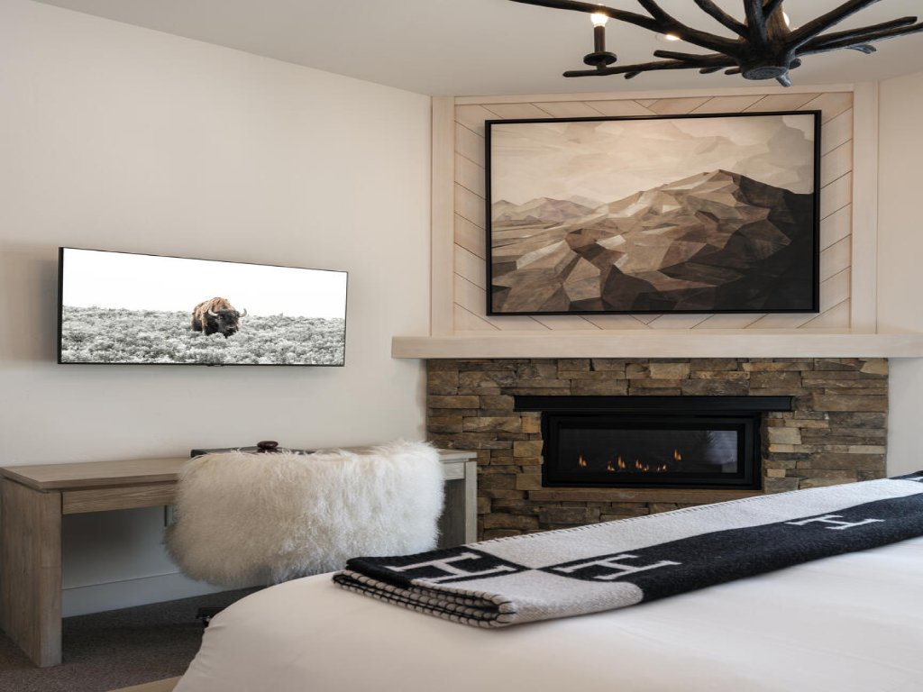9 Wildwood Vacation Rental in Big Sky - RedAwning